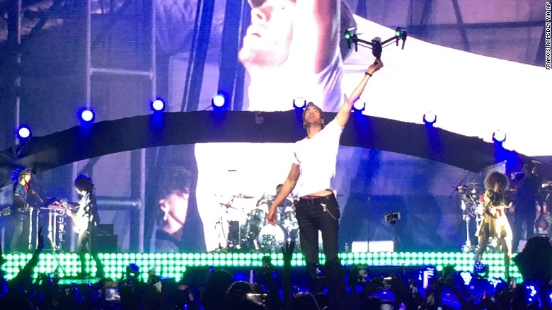 enrique iglesias drone stunt