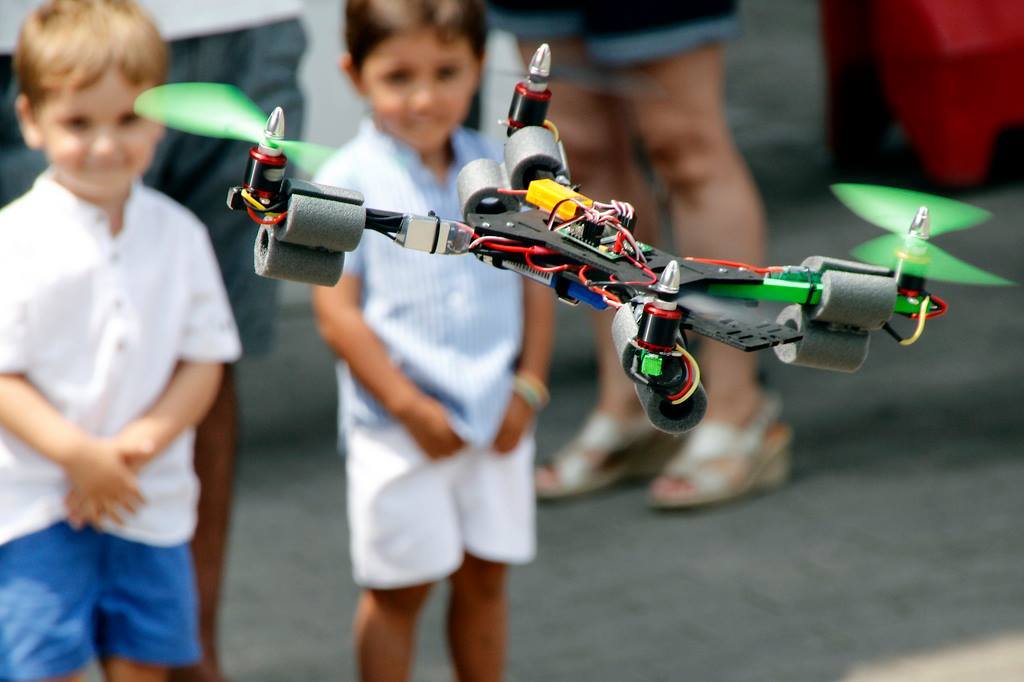 Los mejores drones para niños y niñas